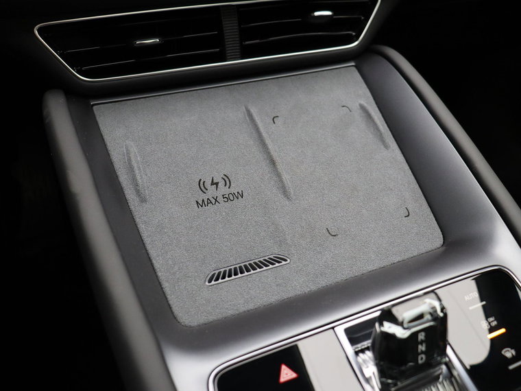 Vehicle Image 33