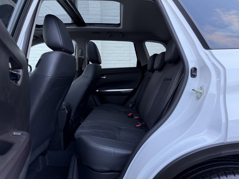 Vehicle Image 30