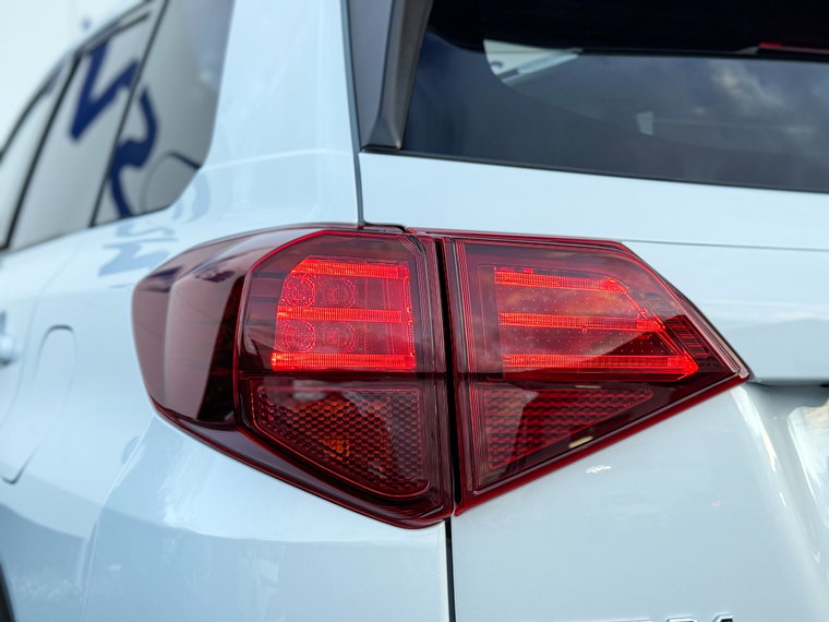 Vehicle Image 37