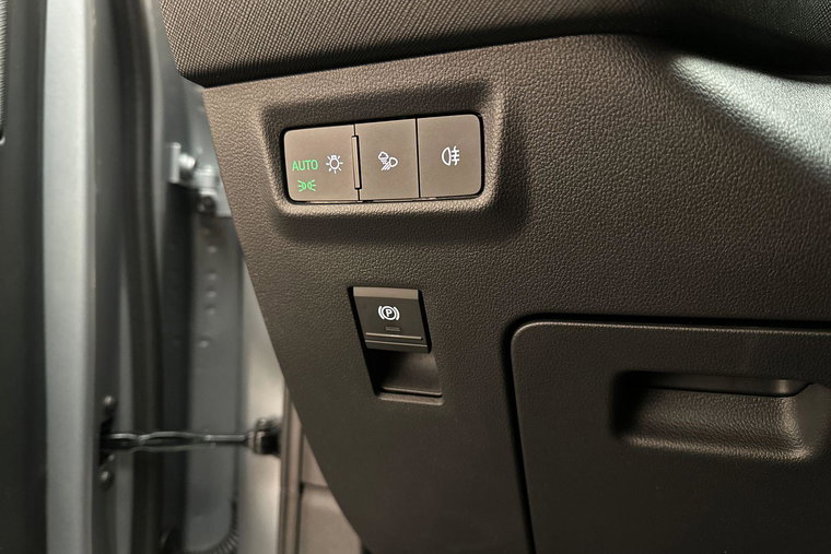 Vehicle Image 19