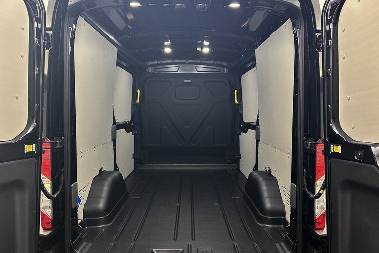 Vehicle Image 11