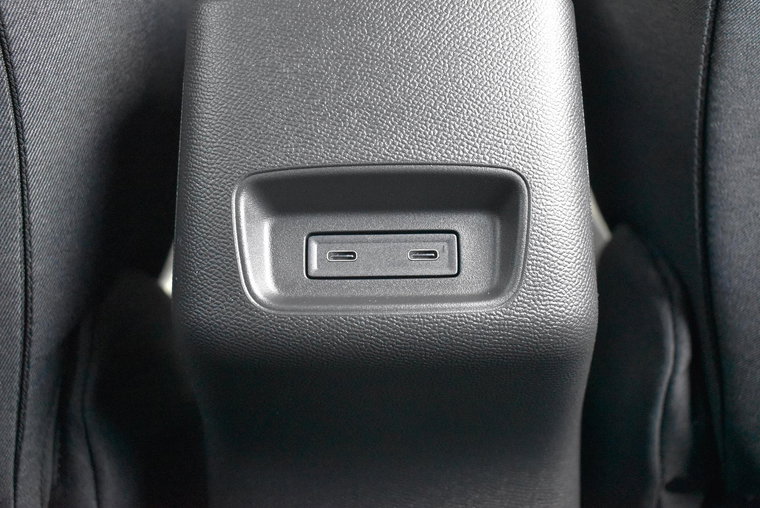 Vehicle Image 32