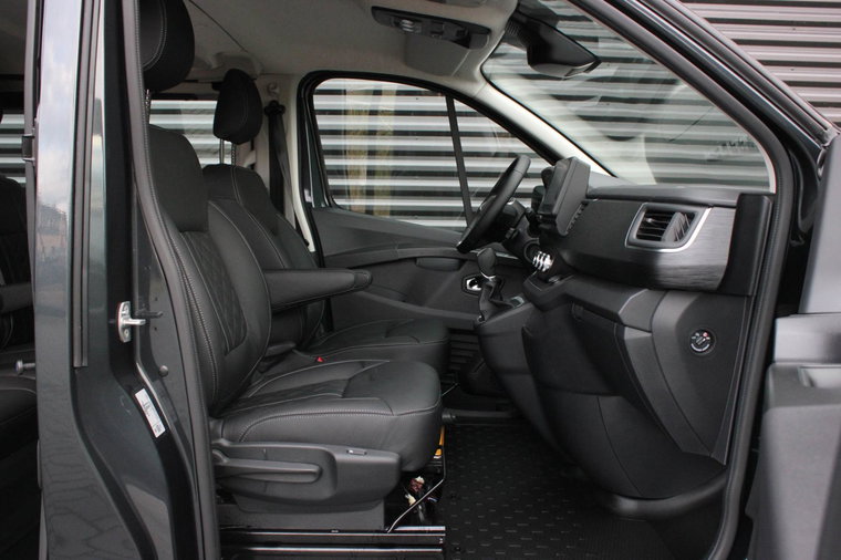 Vehicle Image 40