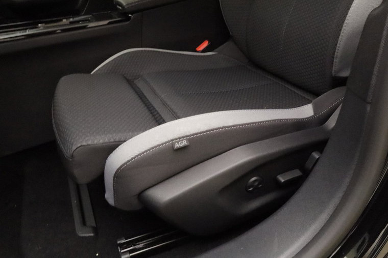 Vehicle Image 17