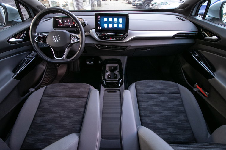 Vehicle Image 16
