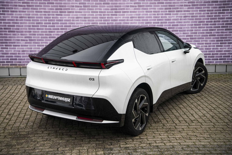 Vehicle Image 16