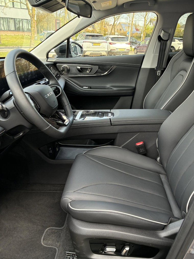 Vehicle Image 37