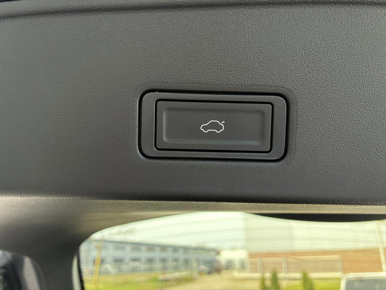 Vehicle Image 45