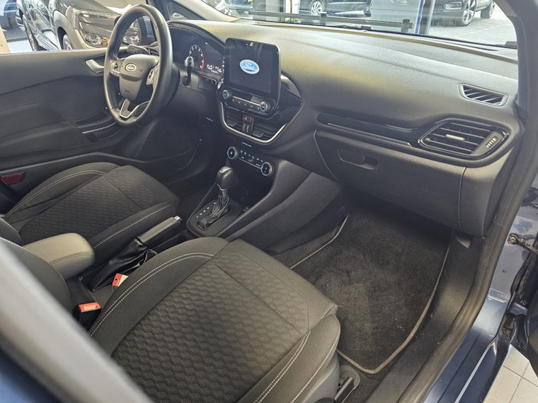Vehicle Image 16