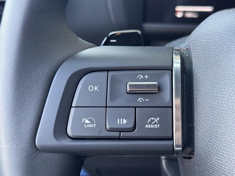 Vehicle Image 28