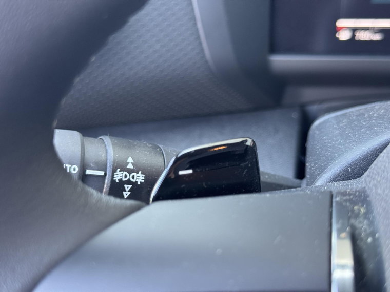 Vehicle Image 32