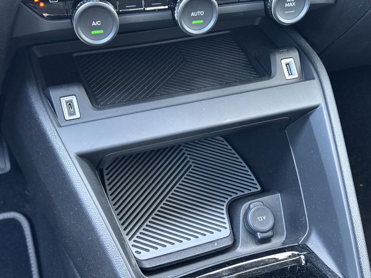 Vehicle Image 50