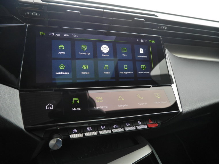 Vehicle Image 36
