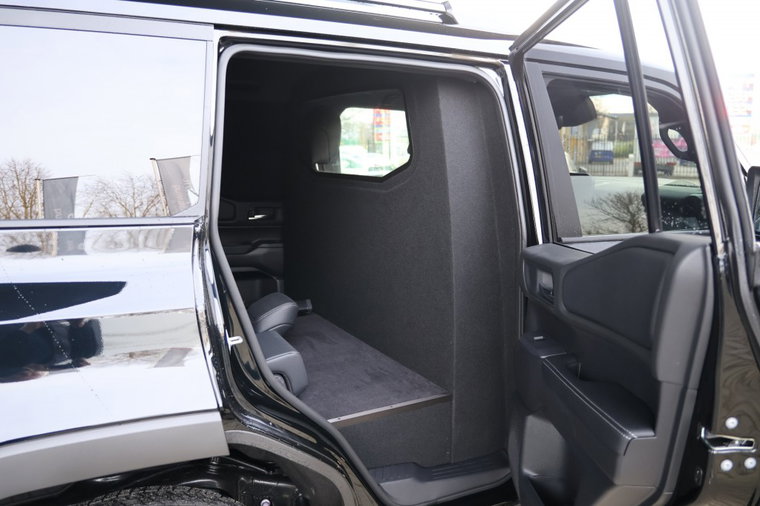 Vehicle Image 10