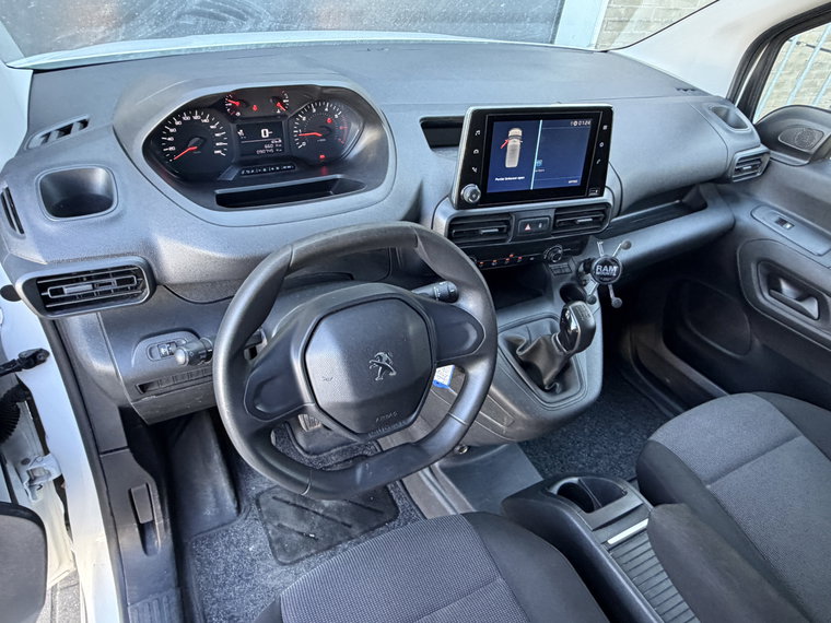 Vehicle Image 21