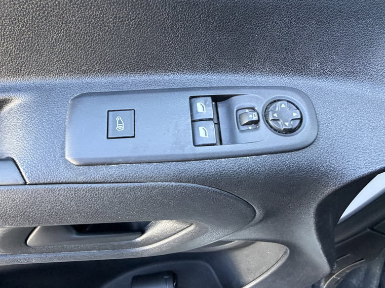 Vehicle Image 27