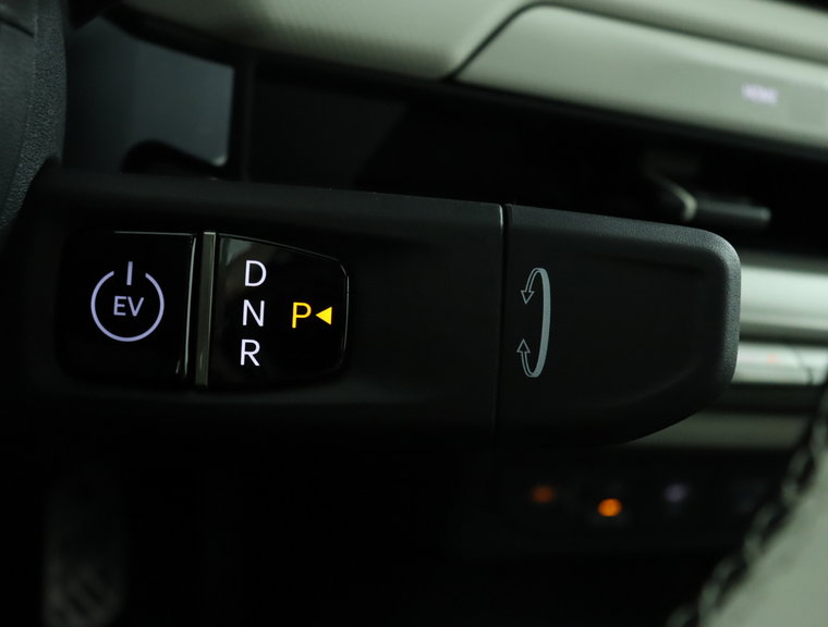 Vehicle Image 28
