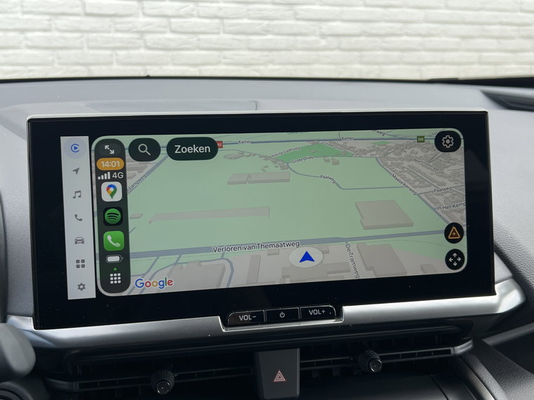 Vehicle Image 25