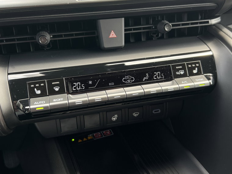 Vehicle Image 26