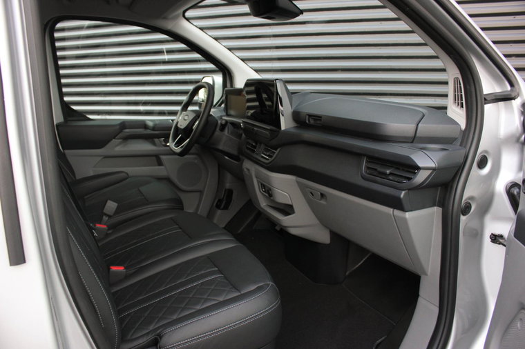 Vehicle Image 30