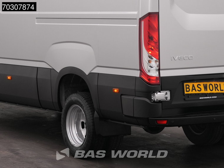 Vehicle Image 33