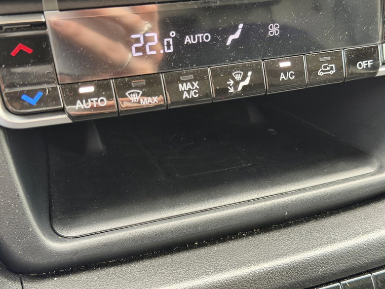 Vehicle Image 32