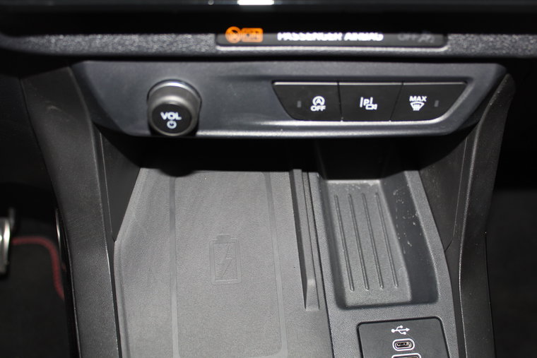 Vehicle Image 30