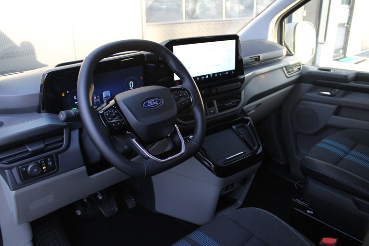 Vehicle Image 13