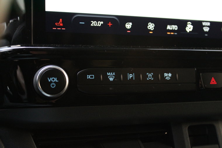 Vehicle Image 32
