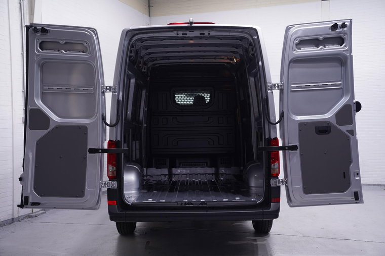 Vehicle Image 13