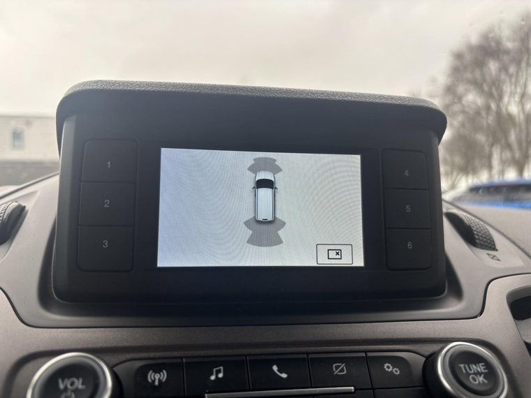 Vehicle Image 19