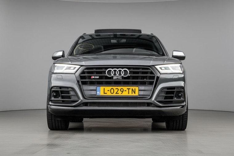 Vehicle Image 9