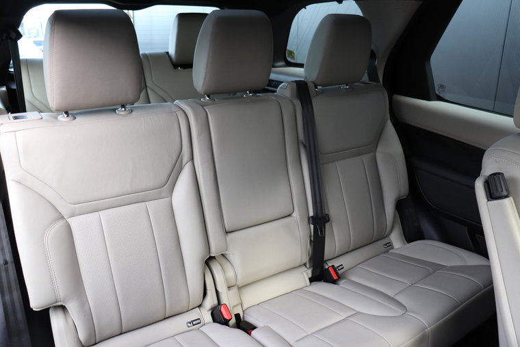 Vehicle Image 16