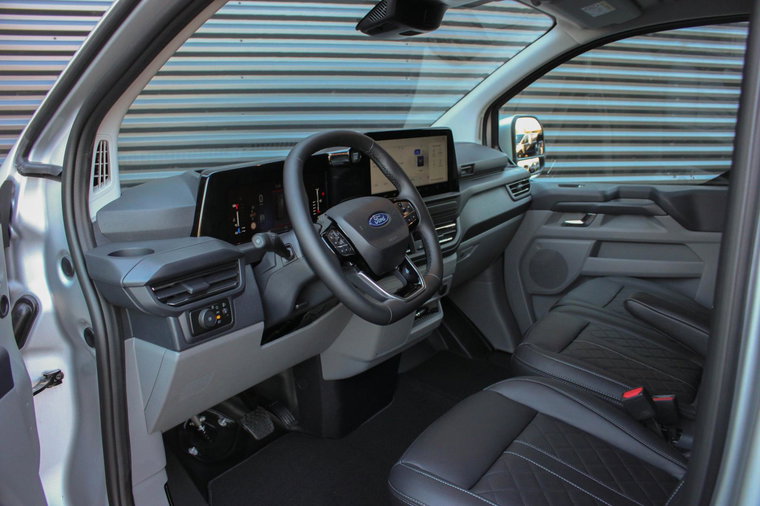 Vehicle Image 13