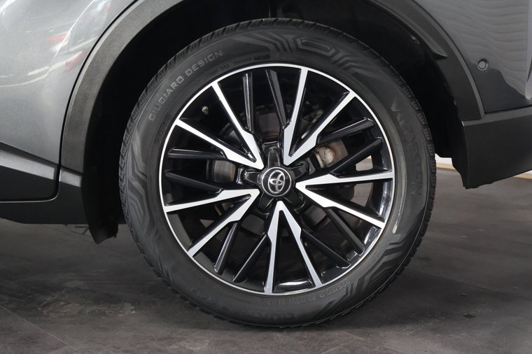 Vehicle Image 7