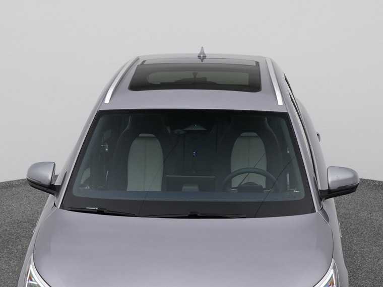 Vehicle Image 32