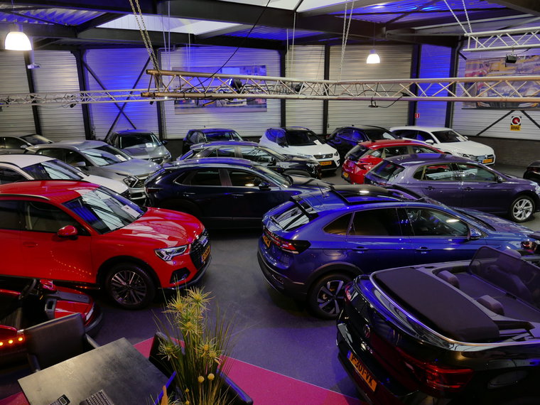 Vehicle Image 10