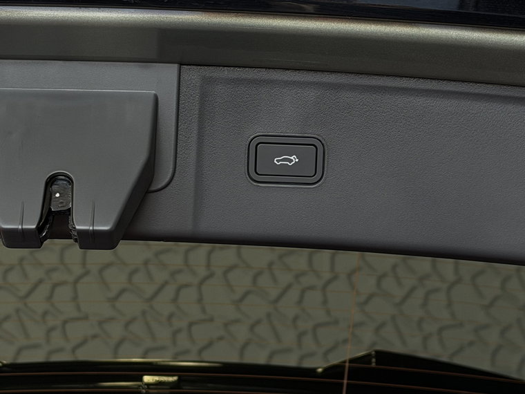 Vehicle Image 60