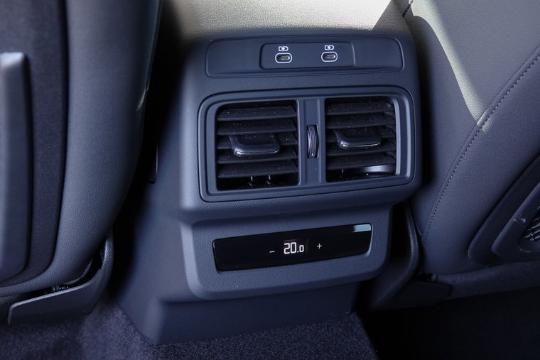 Vehicle Image 28