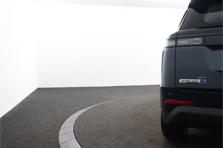 Vehicle Image 37