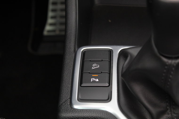 Vehicle Image 32