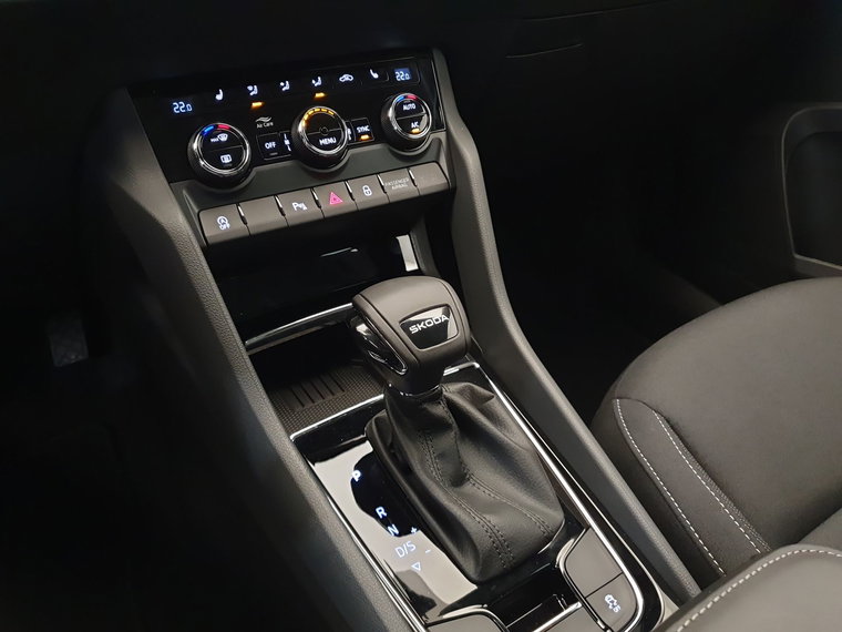 Vehicle Image 17