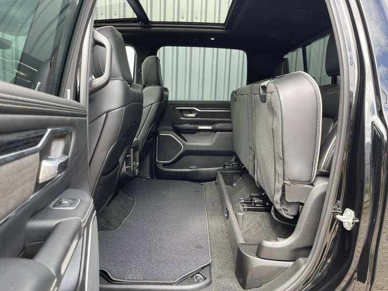 Vehicle Image 36