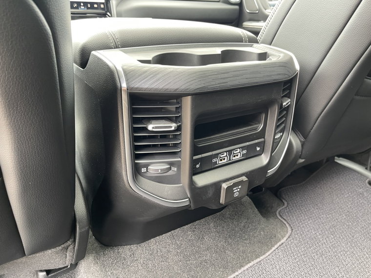 Vehicle Image 37