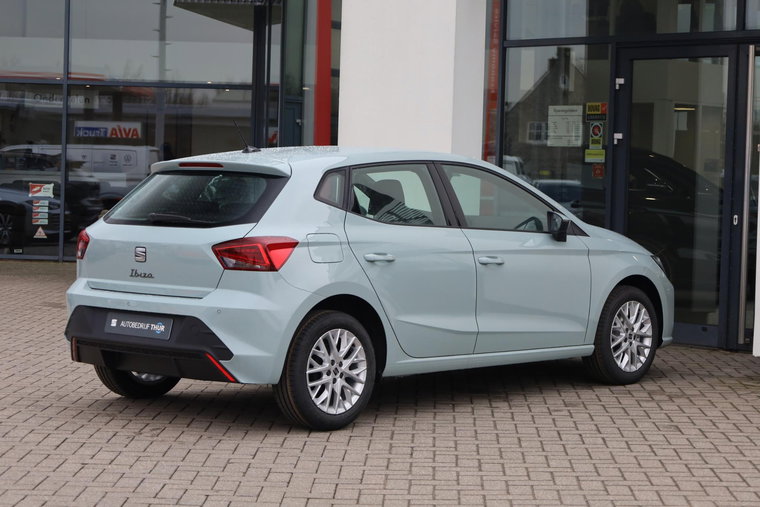 Vehicle Image 6