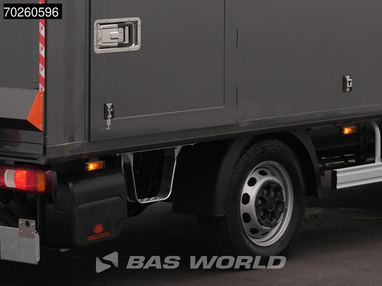 Vehicle Image 37