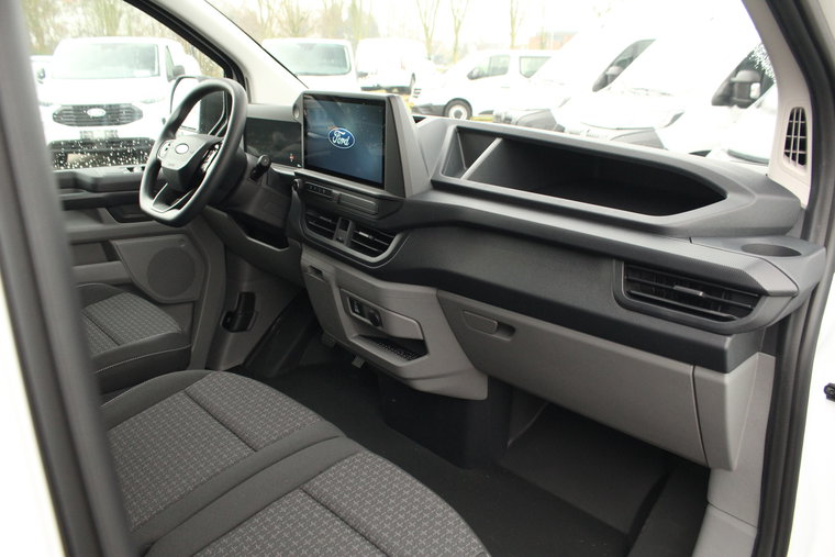 Vehicle Image 25