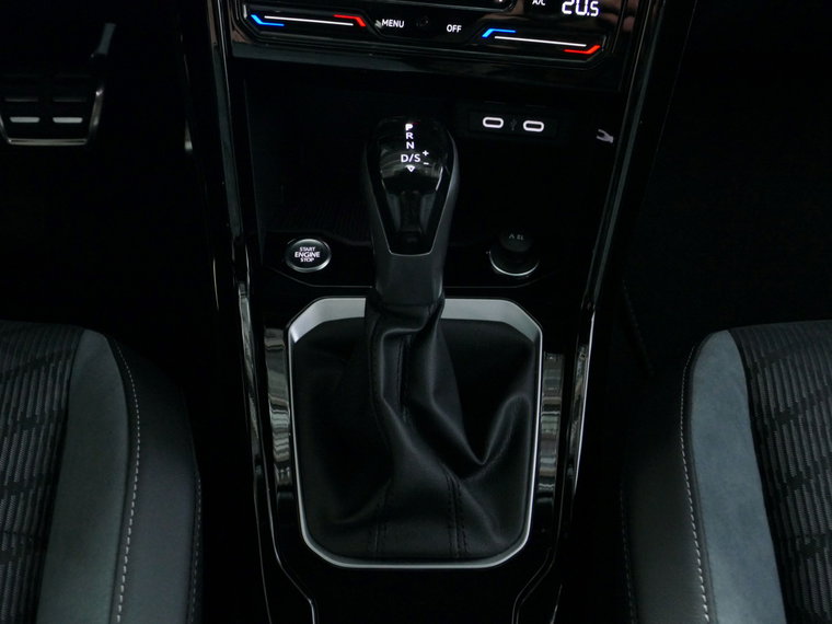 Vehicle Image 28