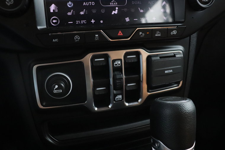 Vehicle Image 35