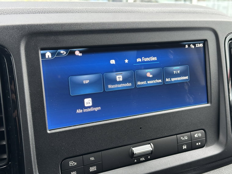 Vehicle Image 28